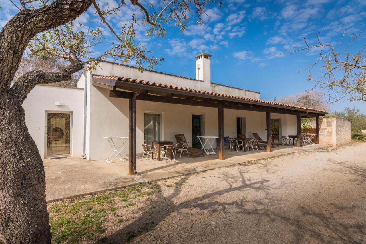 Cottage A 5 Minuti Dal Mare ナルド エクステリア 写真