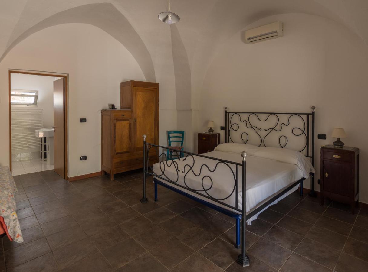 Cottage A 5 Minuti Dal Mare ナルド エクステリア 写真