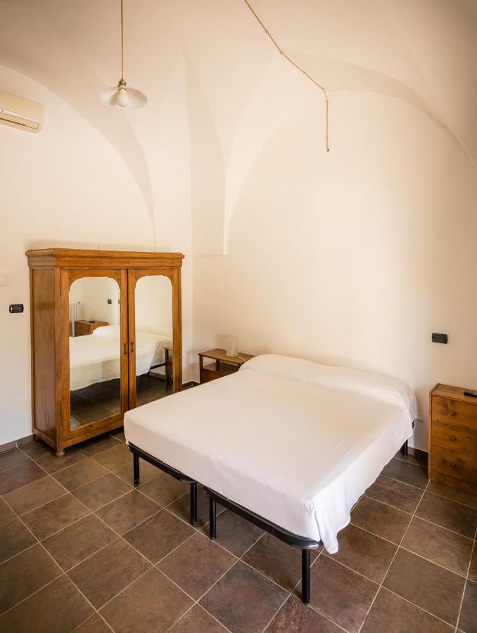 Cottage A 5 Minuti Dal Mare ナルド エクステリア 写真