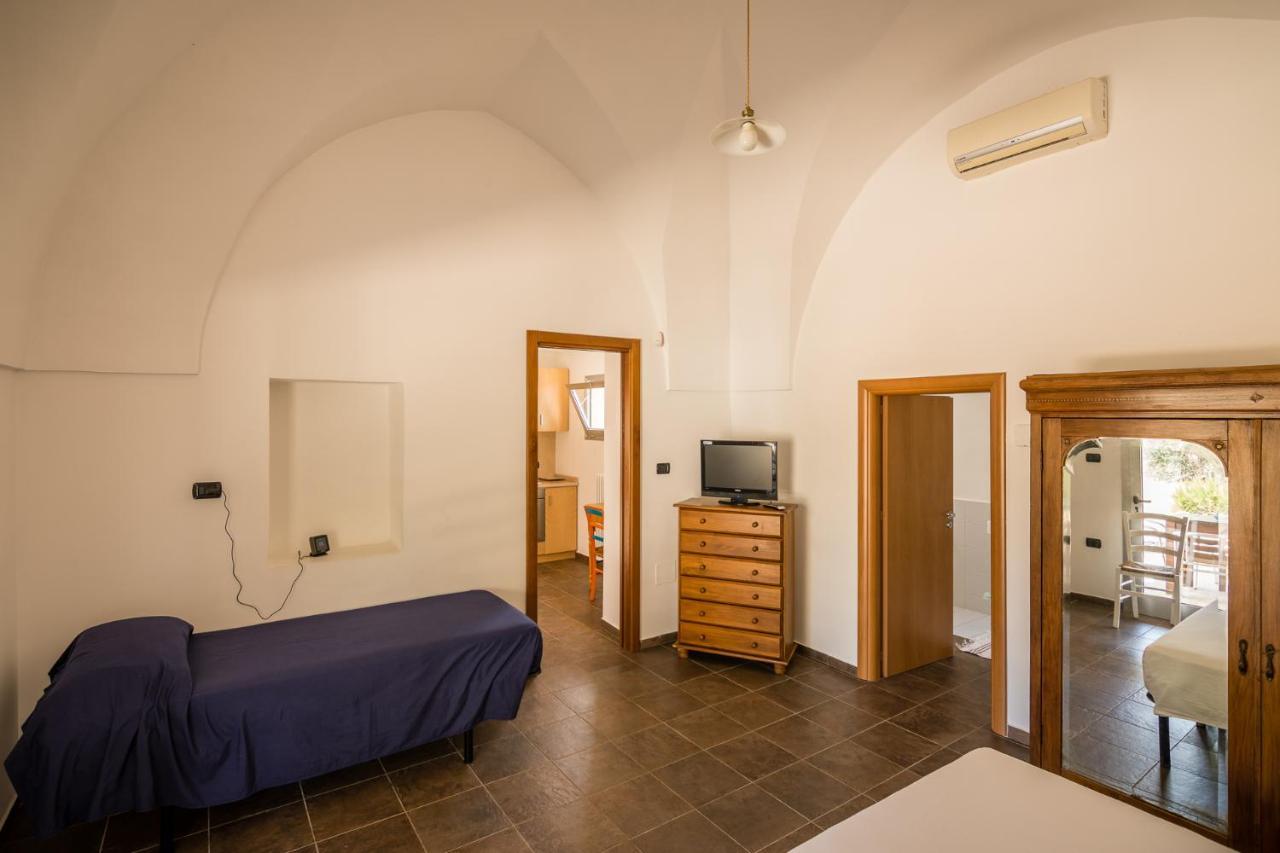 Cottage A 5 Minuti Dal Mare ナルド エクステリア 写真