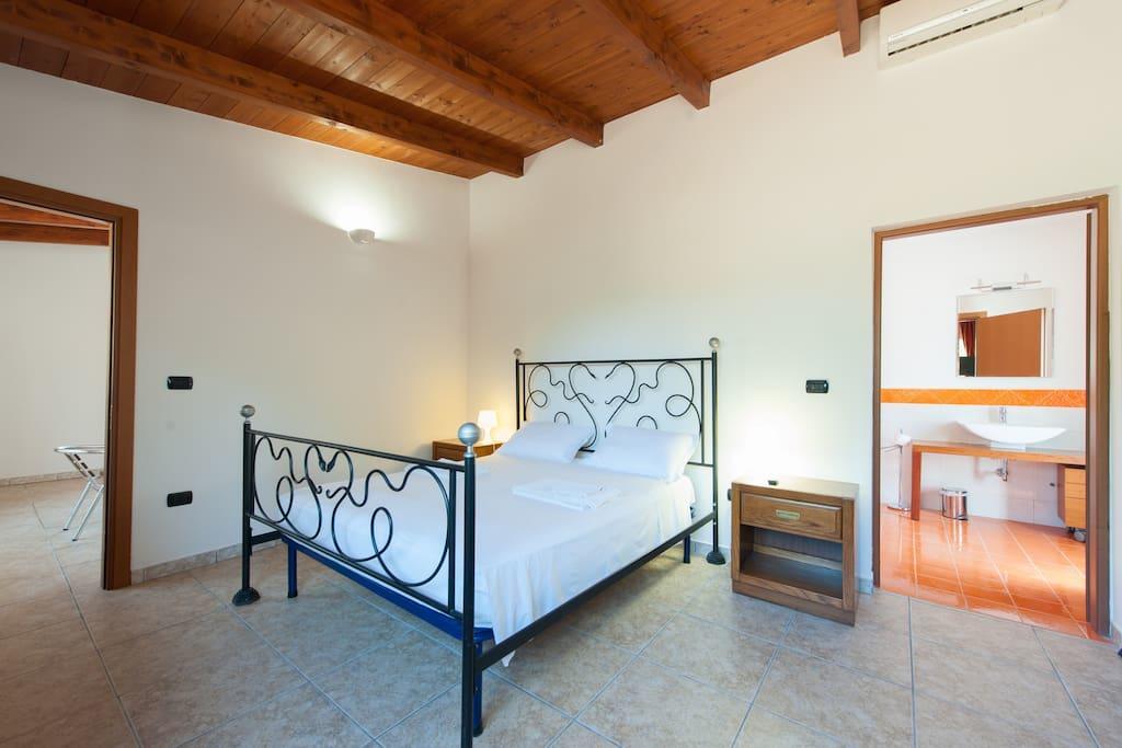 Cottage A 5 Minuti Dal Mare ナルド エクステリア 写真
